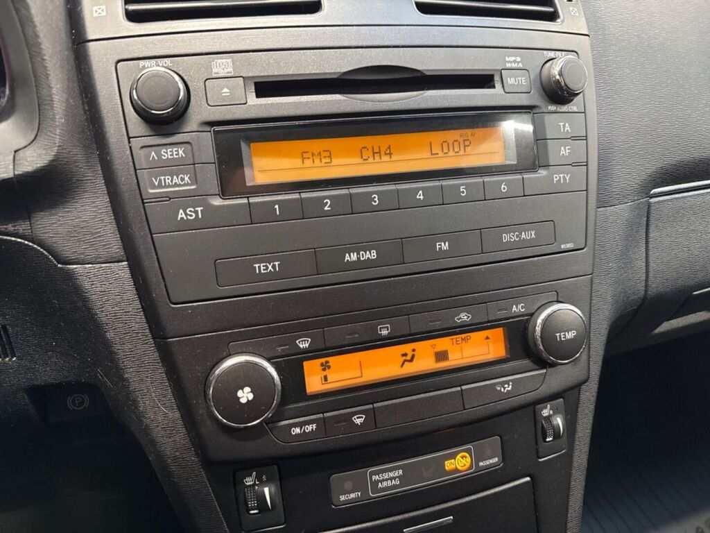 Toyota Avensis 2011 Musta