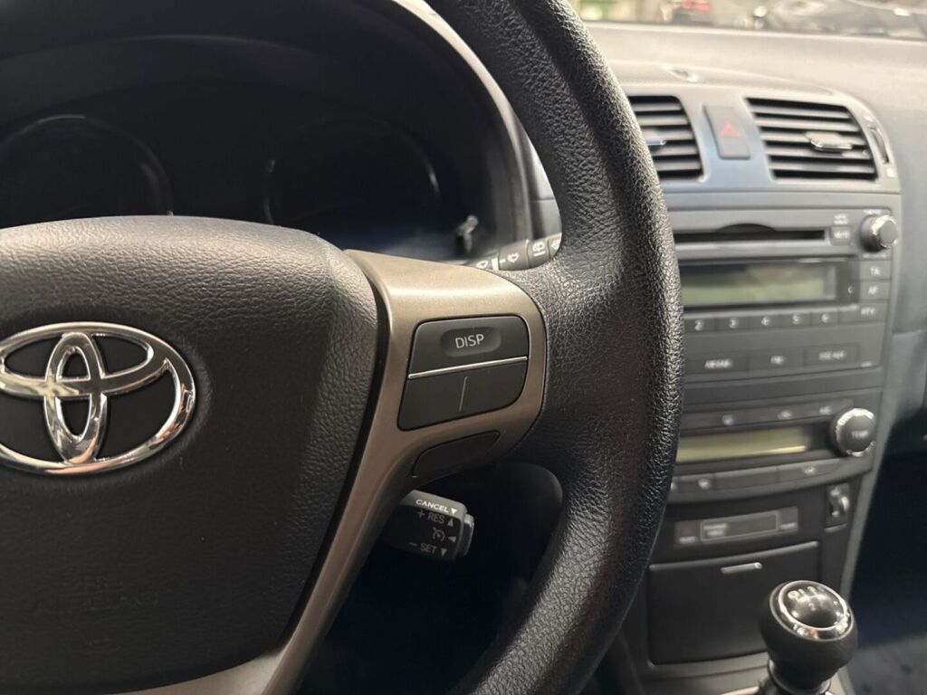 Toyota Avensis 2011 Musta