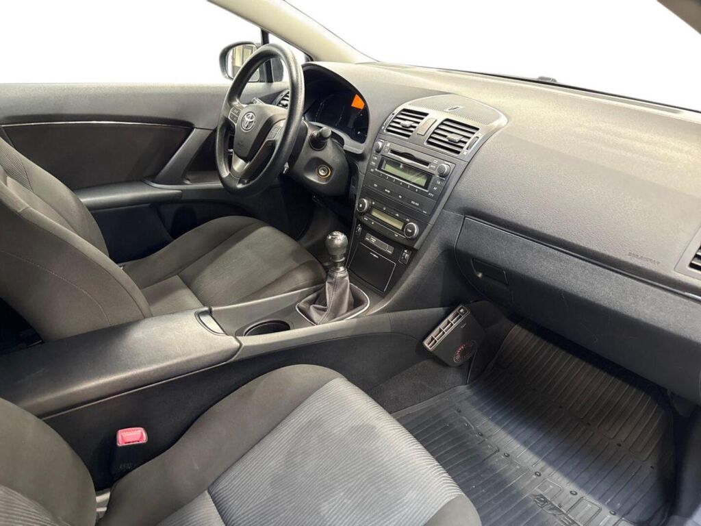 Toyota Avensis 2011 Musta