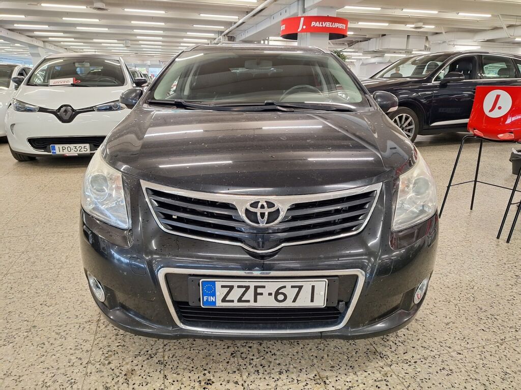 Toyota Avensis 2011 Musta
