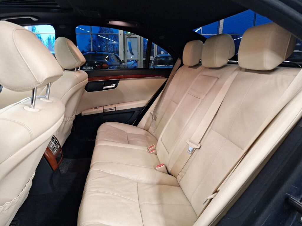 Mercedes-Benz S 2006 Sininen