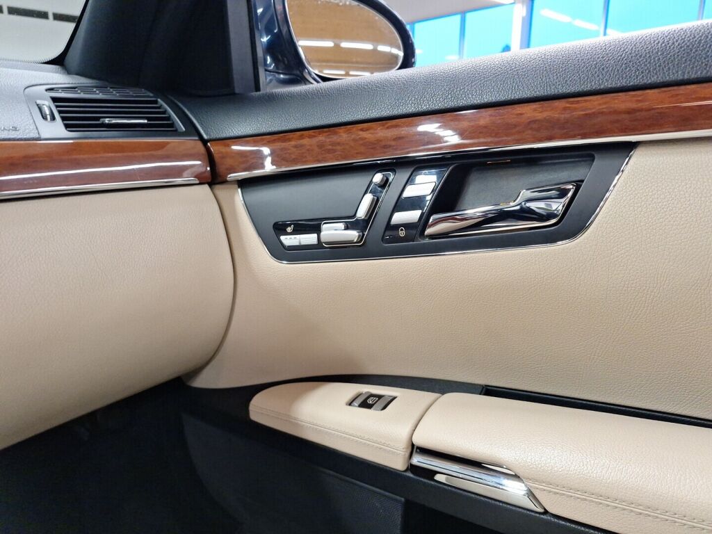 Mercedes-Benz S 2006 Sininen