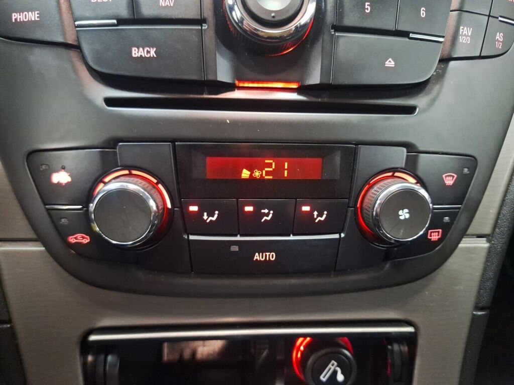 Opel Insignia 2008 Hopea