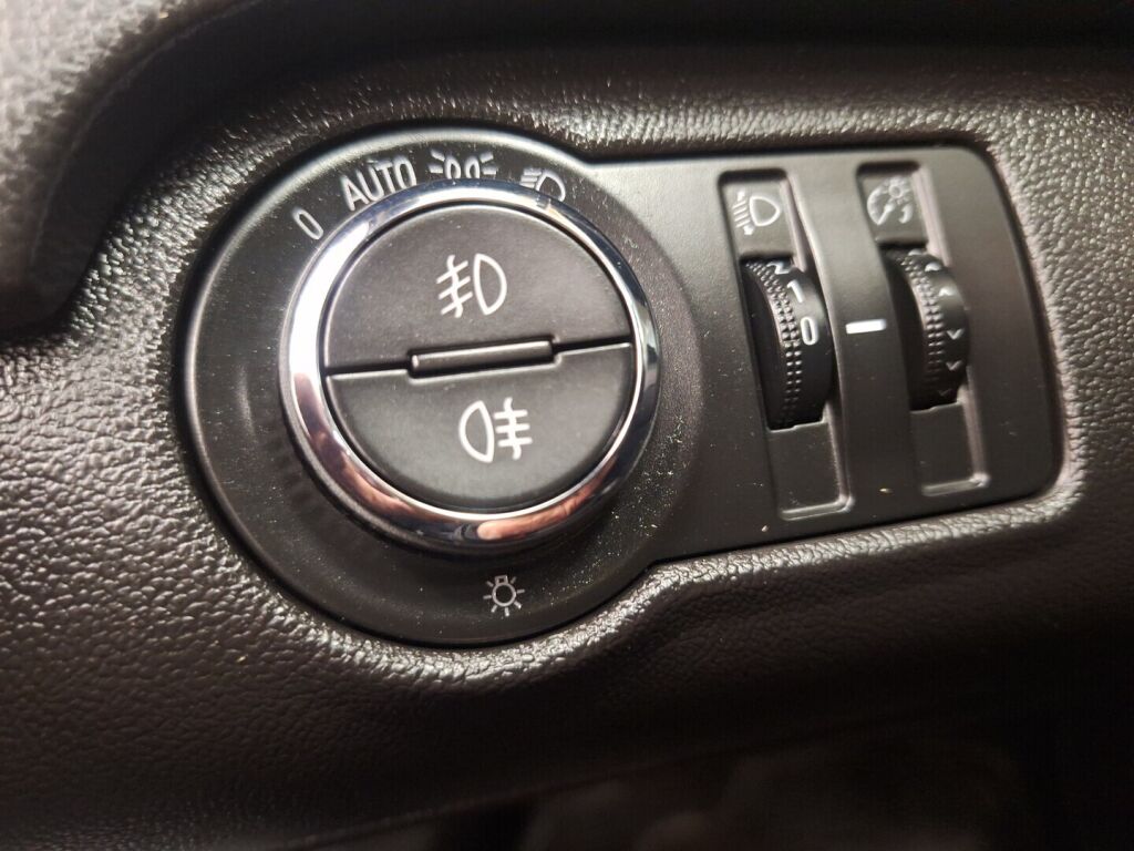 Opel Insignia 2008 Hopea