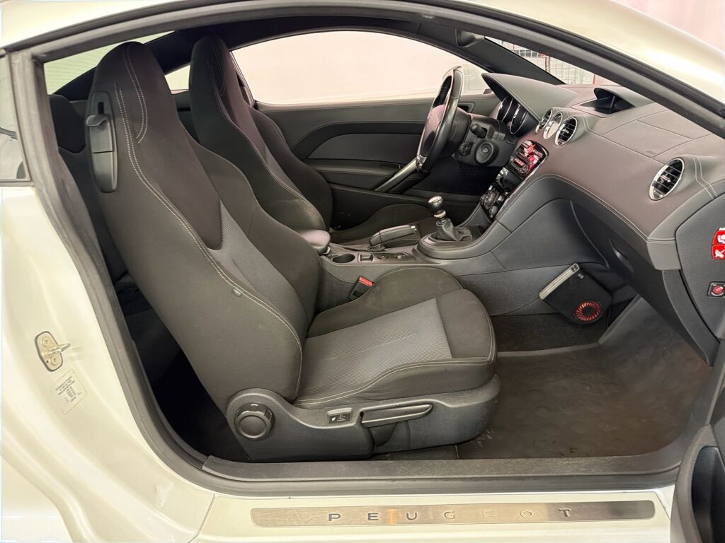 Peugeot RCZ 2012 Valkoinen