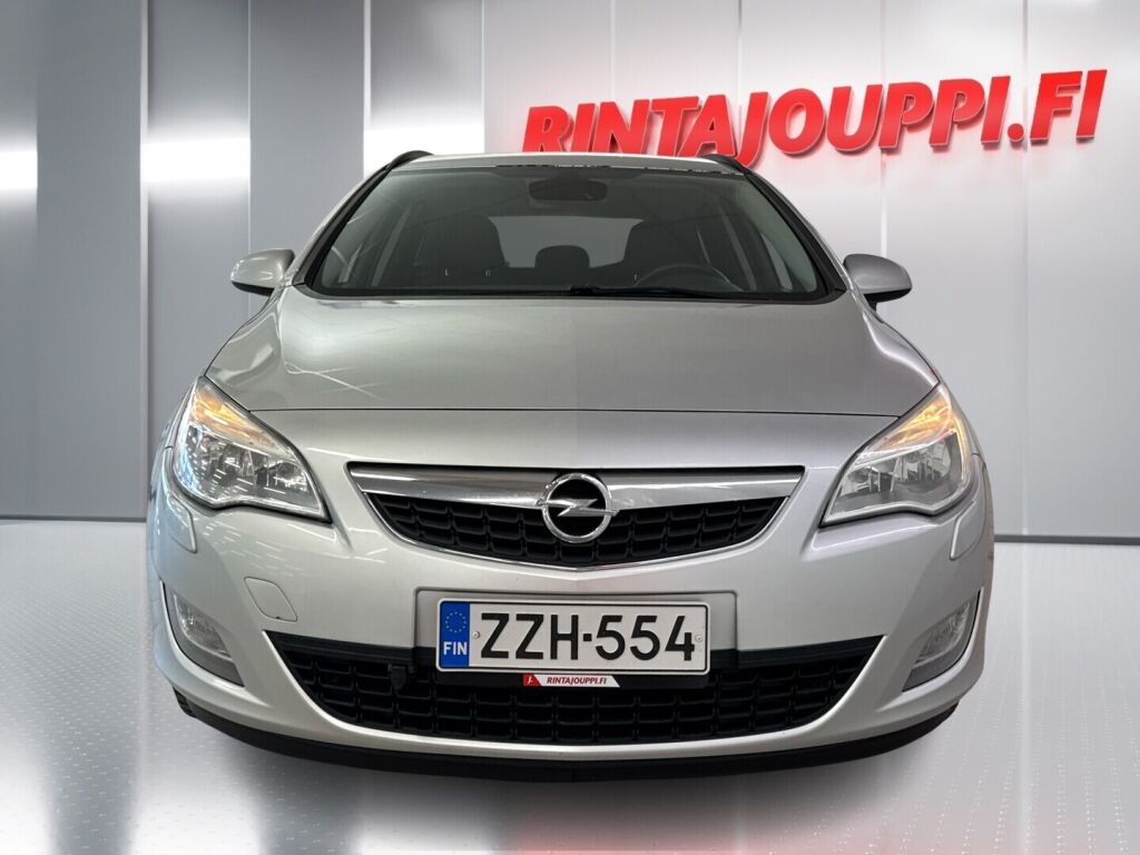 Opel Astra 2012 Hopea