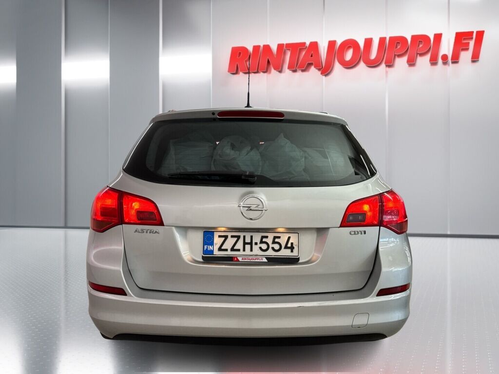 Opel Astra 2012 Hopea
