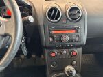 Nissan Qashqai 2009 Punainen