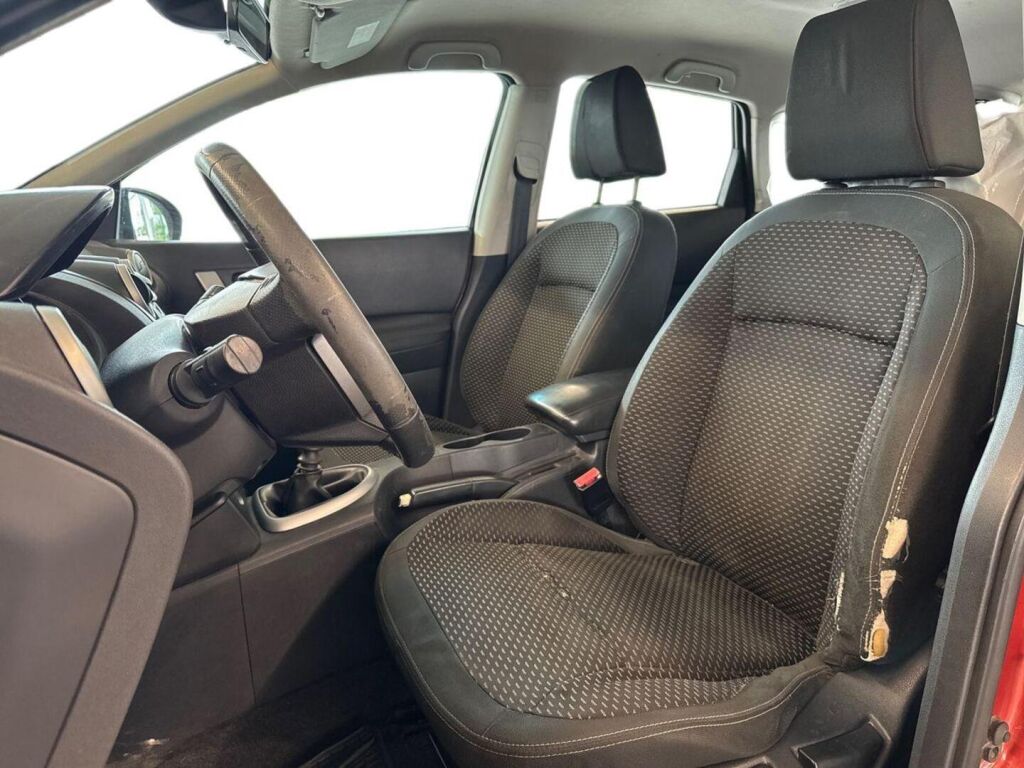 Nissan Qashqai 2009 Punainen